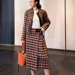 [홍콩명품.LOEWE] 로에베 25SS 로고 여성 체크패턴 카라 봄버 자켓 + 미디 스커트 상하의 세트 (레드), BM23067, MC, 레플리카의류,미러급사이트