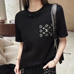 [홍콩명품.LOUIS VUITTON] 루이비통 25SS 로고 여성 모노그램 반팔 티셔츠 (2컬러), BM23082, MC, 레플리카의류,미러급사이트