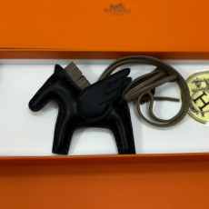 [홍콩명품.Hermes] 에르메스 25SS 로고 레더 가죽 백참 (3컬러), BGM5290, 홍콩명품가방,명품쇼핑몰,크로스백,핸드백,구매대행