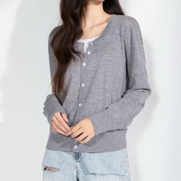 [홍콩명품.THOME BROWNE] 톰브라운 25SS 로고 여성 라운드넥 니트 가디건 (3컬러), BM23222, KSM, 레플리카의류,미러급사이트