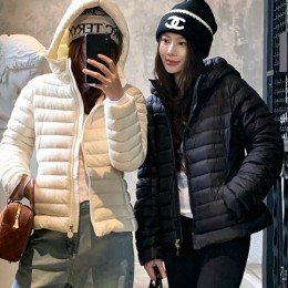 [홍콩명품.MONCLER] 몽클레어 25SS 로고 여성 경량 후드 다운 패딩 자켓 (2컬러), BM23480, MC, 레플리카의류,미러급사이트