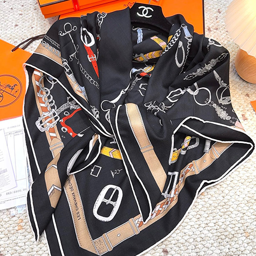 [홍콩명품.Hermes] 에르메스 25SS 로고 패턴 140-140 실크 캐시미어 스카프 머플러 (블랙), ET3216, 홍콩명품의류,구매대행,온라인명품
