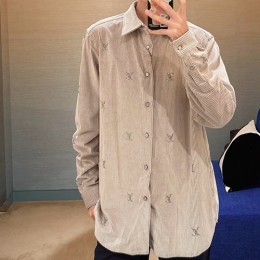 [홍콩명품.LOUIS VUITTON] 루이비통 25SS 로고 코드류이 골덴 남방 셔츠 (그레이), BM23710, KK, 레플리카의류,미러급사이트