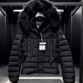 [홍콩명품.MONCLER] 몽클레어 25SS 로고 여성 Beverley 폭스퍼 후드 구스다운 패딩 자켓 (블랙), BM23752, KSM, 레플리카의류,미러급사이트