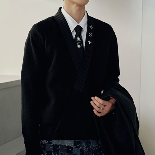 [홍콩명품.LOUIS VUITTON] 루이비통 25SS 로고 하이브리드 엠벨리시드 남성 가디건 블랙 1AIM96, BM23807, KK, 레플리카의류,미러급사이트