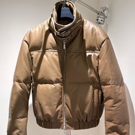 [홍콩명품.Burberry] 버버리 25SS 로고 레더 가죽 다운 패딩 자켓 (카라멜), BM23817, TOM, 레플리카의류,미러급사이트