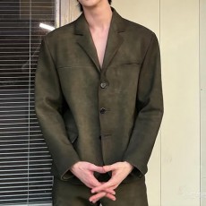 [홍콩명품,PRADA] 프라다 25SS 로고 레더 가죽 장장 수트 자켓 (카키), BM23822, PG, 레플리카의류,미러급사이트