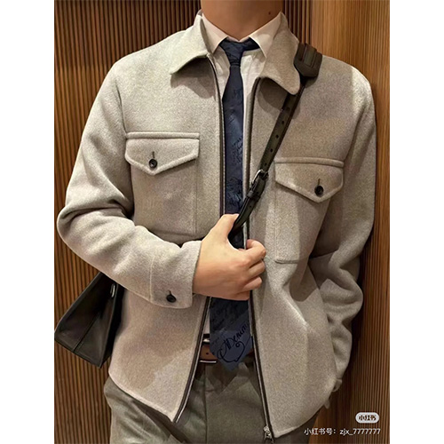 [홍콩명품.BERLUTI] 벨루티 25SS 로고 캐시미어 울 카라 집업 자켓 (베이지), BM24009, PG, 레플리카의류,미러급사이트