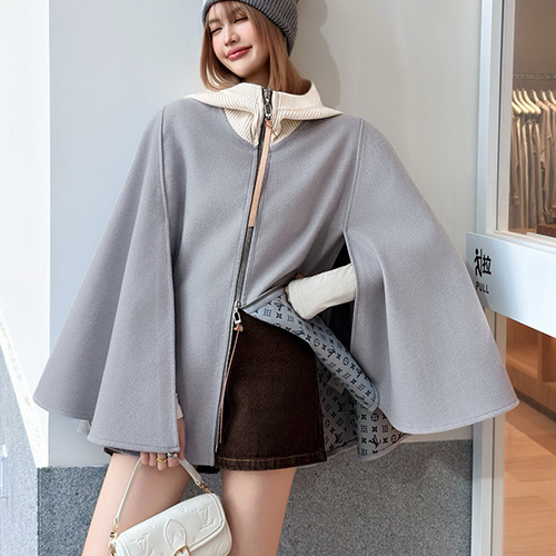 [가격문의][홍콩명품.LOUIS VUITTON] 루이비통 25SS 로고 여성 캐시미어 레이어드 후드 코트 자켓 (블루), BM24016, MC, 레플리카의류,미러급사이트