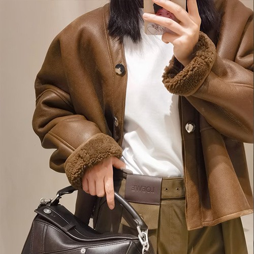 [홍콩명품.LOEWE] 로에베 25SS 로고 여성 레더 가죽 V넥 자켓 (2컬러), BM24137, MC, 레플리카의류,미러급사이트