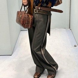 [홍콩명품,MIU MIU] 미우미우 25SS 로고 자수 조거 팬츠 바지 (그레이), BM24251, KK, 레플리카의류,미러급사이트