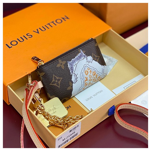 [홍콩명품.LOUIS VUITTON] 루이비통 25SS 로고 모노그램 폰 홀더 M25919 (브라운), BGM5504, BDA, 명품지갑,홍콩명품,사이트,명품쇼핑몰