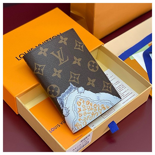 [홍콩명품.LOUIS VUITTON] 루이비통 25SS 로고 모노그램 패스포트 커버 M25753 (브라운), BGM5505, BDA, 명품지갑,홍콩명품,사이트,명품쇼핑몰