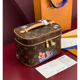 [가격문의][홍콩명품.LOUIS VUITTON] 루이비통 25SS 로고 모노그램 니스 미니 토일레트리 백 M26647 (브라운), BGM5521, BDA, 홍콩명품가방,명품쇼핑몰,크로스백,핸드백,구매대행