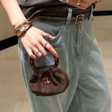 [홍콩명품.CHANEL] 샤넬 25SS 로고 퀄팅 미니 숄더백 핸드백 (브라운), BGM5525, BDA, 홍콩명품가방,명품쇼핑몰,크로스백,핸드백,구매대행