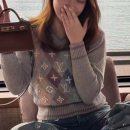 [홍콩명품.LOUIS VUITTON] 루이비통 25SS 로고 여성 모노그램 니트 스웨터 (그레이), BM24294, JL, 레플리카의류,미러급사이트