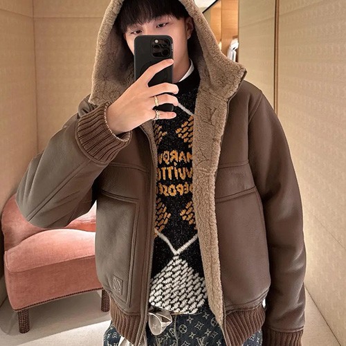 [홍콩명품.LOUIS VUITTON] 루이비통 26SS 로고 모노그램 레더 가죽 리버서블 후드 집업 자켓 1AFAIQ (브라운), BM24329, TOM, 레플리카의류,미러급사이트
