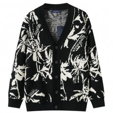 [홍콩명품.LOUIS VUITTON] 루이비통 26SS 로고 패턴 캐시미어 V넥 니트 가디건 1AB91G (블랙), BM24365, 레플리카의류,미러급사이트