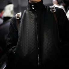 [홍콩명품.Gucci] 구찌 26SS 로고 터틀넥 GG수프림 봄버 자켓 (블랙), BM24410, JL, 레플리카의류,미러급사이트