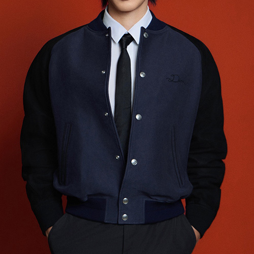 [홍콩명품,Christian Dior] 디올 26SS 로고 Ribbon 자수 울 바시티 자켓 (네이비), BM24442, KK, 레플리카의류,미러급사이트