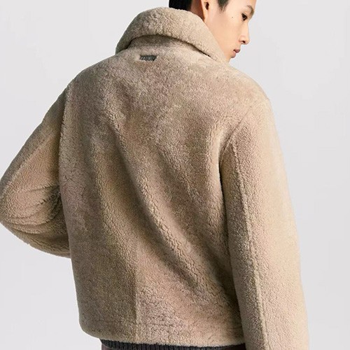 [홍콩명품,Christian Dior] 디올 26SS 로고 레더 가죽 퍼 자켓 (베이지), BM24453, TOM, 레플리카의류,미러급사이트