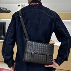 [홍콩명품.BOTTEGA VENETA] 보테가베네타 26SS 로고 인트레치아토 레더 가죽 메신저백 (2컬러), BGM5581, BC, 홍콩명품가방,명품쇼핑몰,크로스백,핸드백,구매대행