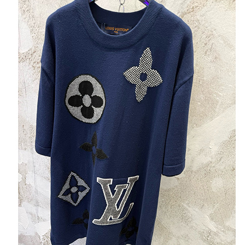 [홍콩명품.LOUIS VUITTON] 루이비통 26SS 로고 모노그램 반팔 티셔츠 1AJBW9 (네이비), BM24549, TOP, 레플리카의류,미러급사이트