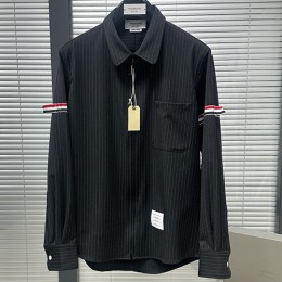 [홍콩명품.THOME BROWNE] 톰브라운 26SS 로고 스트라이프 남방 셔츠 (블랙), BM24578, 레플리카의류,미러급사이트