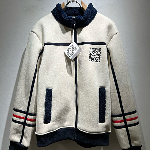 [홍콩명품.LOEWE] 로에베 26SS 로고 터틀넥 레더 가죽 자켓 (아이보리), BM24582, 레플리카의류,미러급사이트