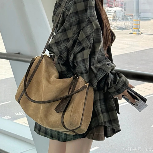 [홍콩명품.LOUIS VUITTON] 루이비통 26SS 로고 모노그램 Express MM 백 헤이즐넛 M26358, BGM5621, BDA, 홍콩명품가방,명품쇼핑몰,크로스백,핸드백,구매대행