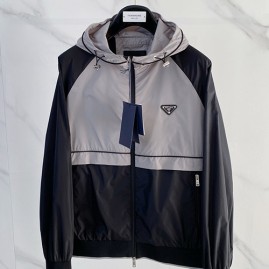[홍콩명품,PRADA] 프라다 26SS 삼각로고 후드 바람막이 자켓 (그레이-블랙), BM24695, 레플리카의류,미러급사이트