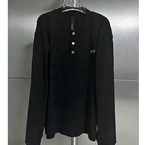 [홍콩명품.Chrome Hearts] 크롬하츠 26SS 로고 하프버튼 V넥 긴팔 티셔츠 (블랙), BM24998, X2, 레플리카의류,미러급사이트
