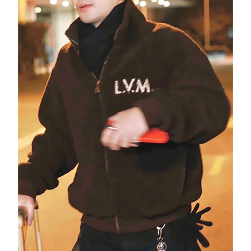 [홍콩명품.LOUIS VUITTON] 루이비통 26SS 로고 터틀넥 플리스 봄버 자켓 1AJTU1 (브라운), BM25097, YS, 레플리카의류,미러급사이트