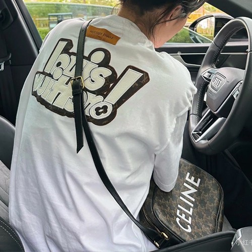 루이비통 로고 그래픽 반팔 티셔츠 (2컬러) 26SS
