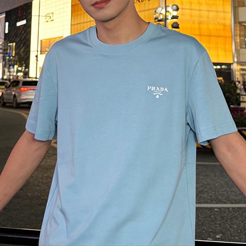 프라다 로고 자수 반팔 티셔츠 (2컬러) 26SS