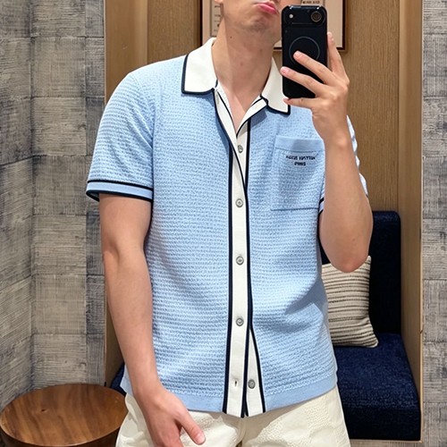 루이비통 로고 자수 카라 오픈 반팔 티셔츠 (2컬러) 26SS
