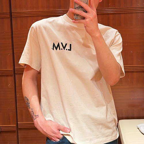루이비통 로고 L.V.M 자수 반팔 티셔츠 (그레이) 26SS