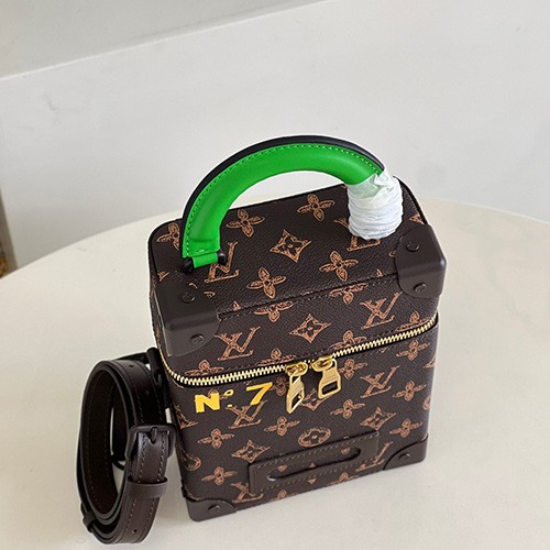 [홍콩명품,LOUIS VUITTON] 루이비통 버티컬 박스 트렁크 모노그램 M59664, BGM291, BDA, 홍콩명품가방,손목가방,크로스백,핸드백,구매대행,무브타임