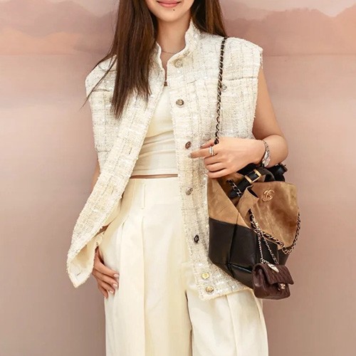 [홍콩명품.CHANEL] 샤넬 25SS 로고 여성 슬리브리스 트위드 자켓 (아이보리), BM22193, SS, 레플리카의류,미러급사이트