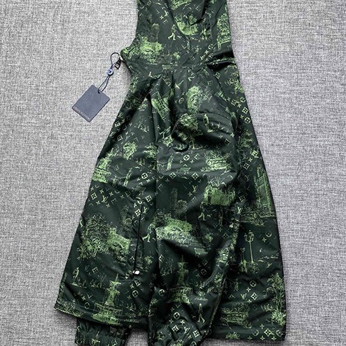 [홍콩명품.LOUIS VUITTON] 루이비통 25SS 로고 모노그램 리버서블 후드 바람막이 자켓 (그린-카라멜), BM22447, JQ, 레플리카의류,미러급사이트