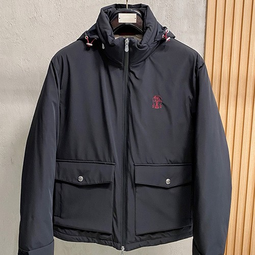 [홍콩명품.Brunello Cucinelli ] 브루넬로 쿠치넬리 25SS 로고 자수 후드 구스다운 파카 자켓 (블랙), BM23729, KSM, 레플리카의류,미러급사이트