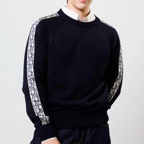 [홍콩명품,Christian Dior] 디올 26SS 로고 오블리크 니트 스웨터 (네이비), BM24458, JL, 레플리카의류,미러급사이트