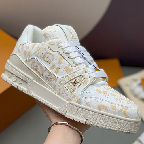 [홍콩명품.LOUIS VUITTON] 루이비통 26SS 로고 남여 모노그램 트레이너 스니커즈 운동화 (화이트-베이지), SE6121, PMD, 명품스니커즈,운동화,구두,로퍼,하이탑,신발