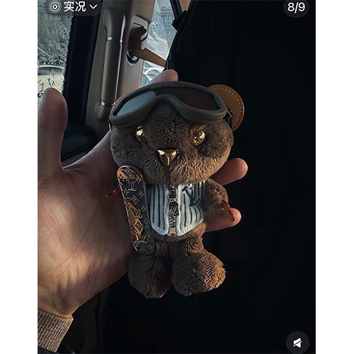 루이비통 로고 NIGO 콜라보 악세사리 피규어 백참 26SS