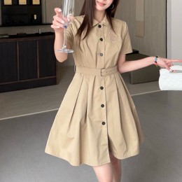 디올 로고 여성 벨티드 카라 반팔 셔츠 원피스 (베이지) 26SS