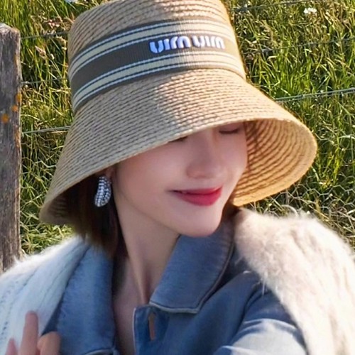 미우미우 여성 MIUMIU 자수 비치모자 벙거지 모자 26SS