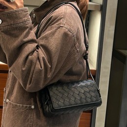 보테가베네타 Notturno 인트레치아토 크로스백 26SS