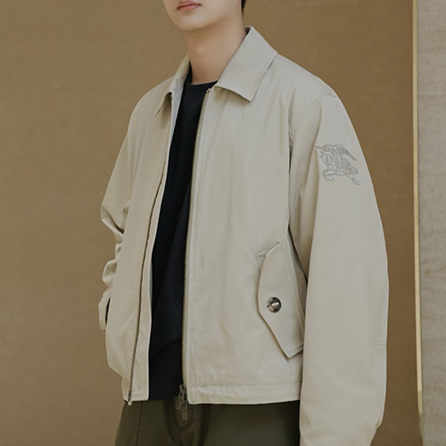 버버리 로고 자수 카라 자켓 26SS