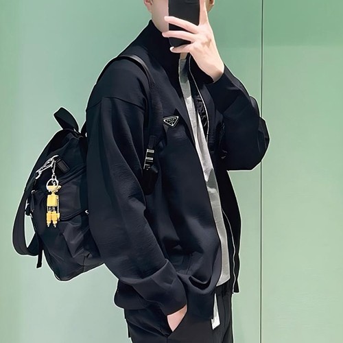 프라다 삼각로고 터틀넥 집업 자켓 26SS